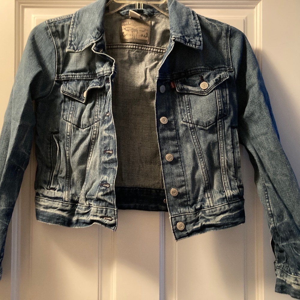 Classic Cut Levi’s Denim Jean Jacket - Small